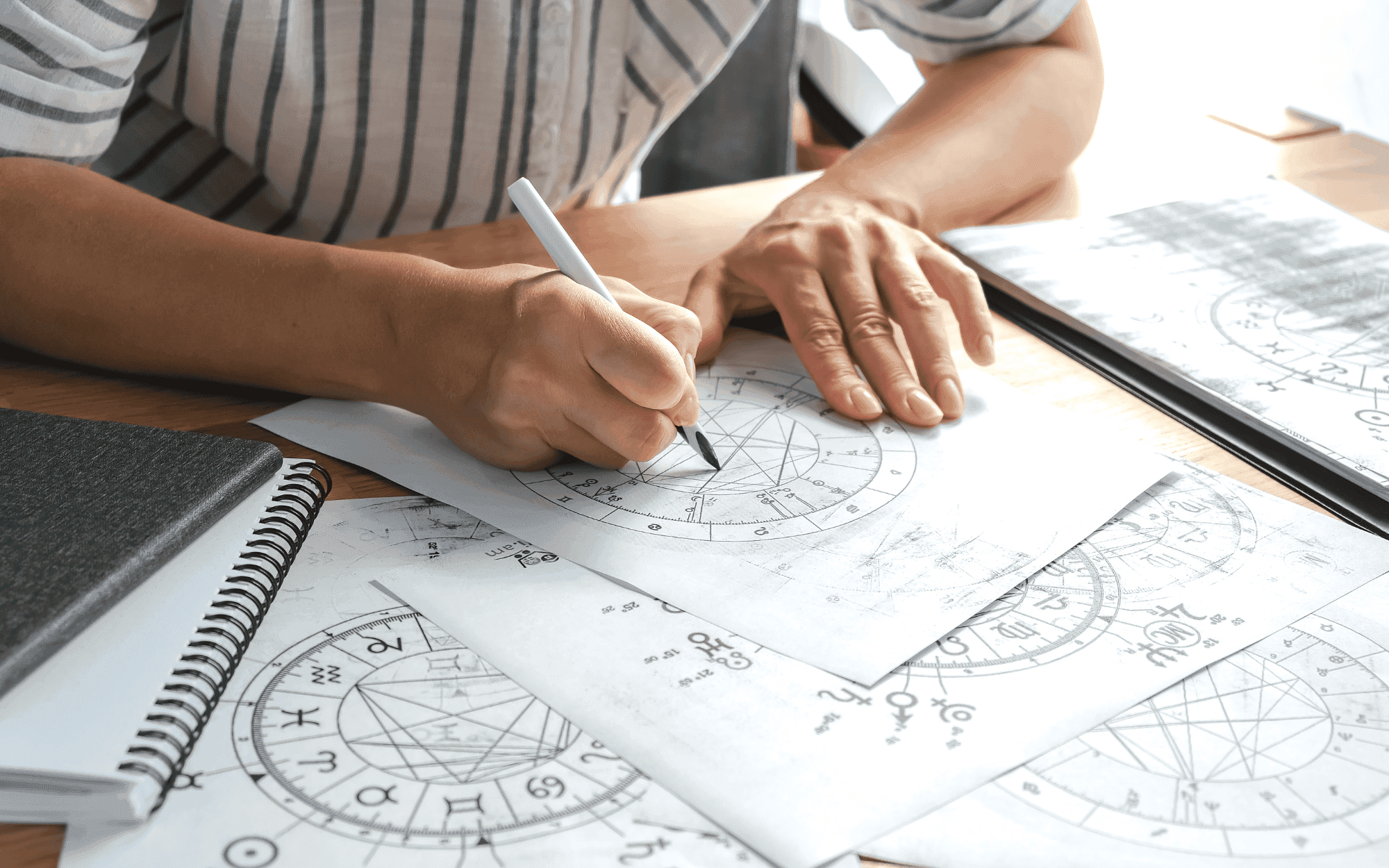 Imagem do artigo: Deslocamento astrológico: como viagens podem redefinir a energia do seu ano