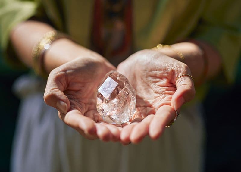 Imagem do artigo: Como fazer limpeza energética em casa